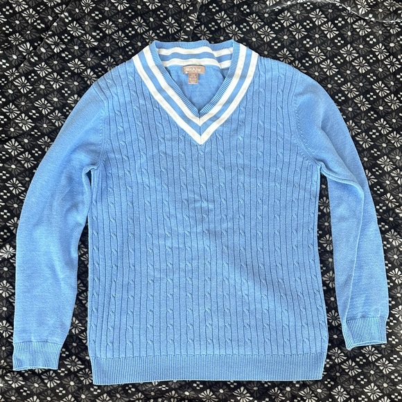 White Stag Sweater - Picture 1 of 3